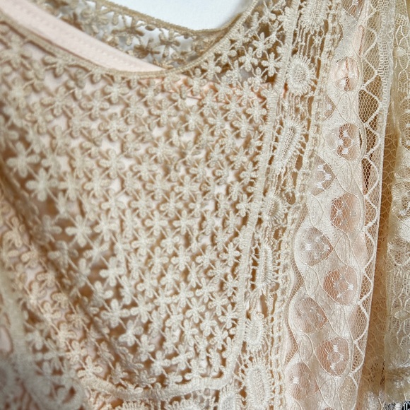 BeBop pale pink lace mini dress with flutter sleeves - Picture 3 of 8